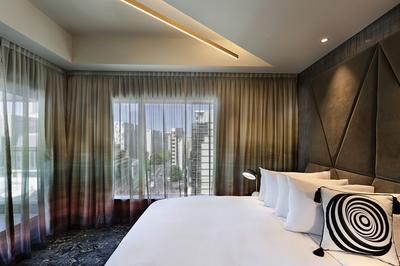 SO Suite, Club Signature Access