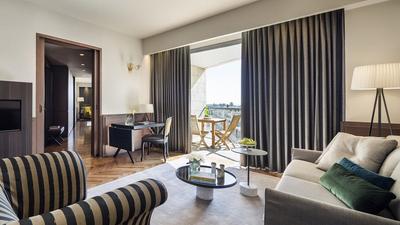 Citadel Suite - Balcony & Old City View
