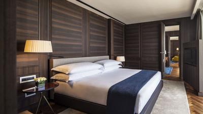 Presidential Suite - Balcony & Old City View