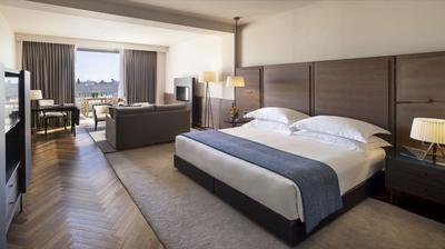 Junior Suite - Balcony & Old City View