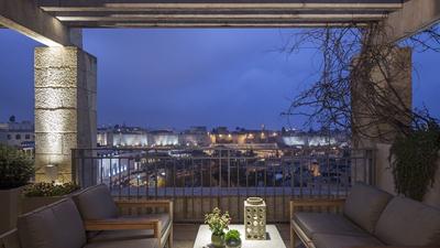 Executive Suite - Balcony & Old City View