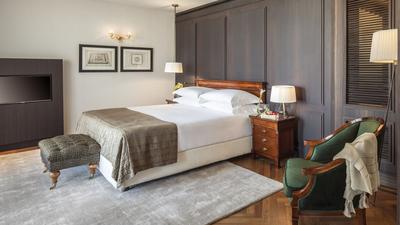 Royal Suite - Balcony & Old City View