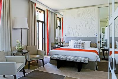Deluxe Room, Main Building