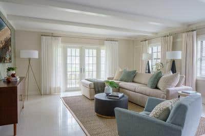 Two-Bedroom Bungalow with Kitchen