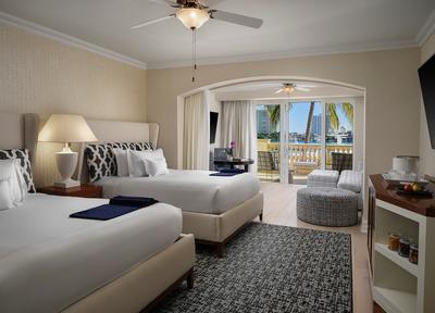 Yacht Club Lake View Junior Suite