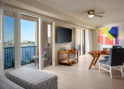 Yacht Club Lake View Junior Suite