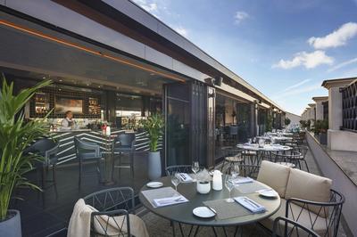 Stage22 Restaurant