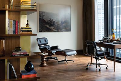 Club Lounge Writer's Corner