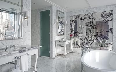 Regent Suite Master Bathroom
