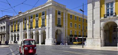 historic-hotel-lisbon-spa-outside