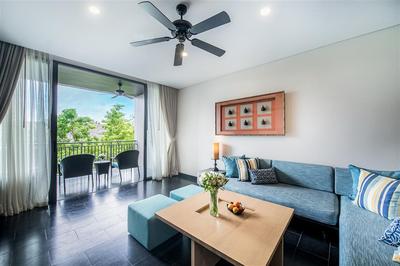 Suite living room