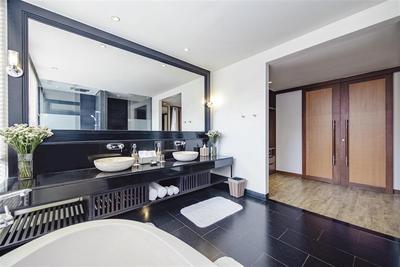 Pool Villa bathroom