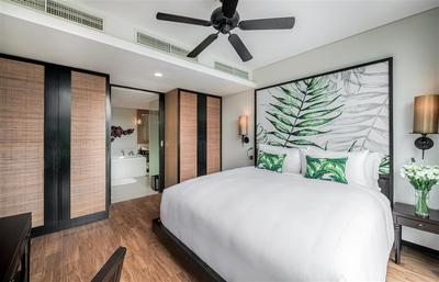 Master bedroom with en suite bathroom