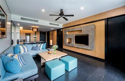 Suite living room area