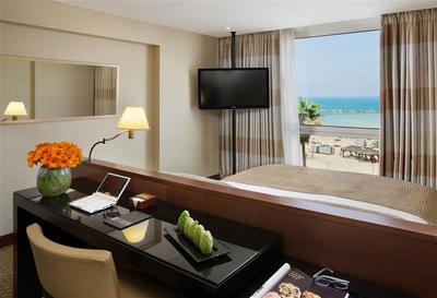 Executive Sea View with Bed facing S