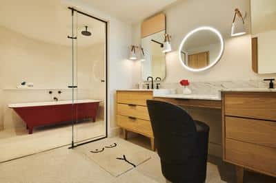 Richard's Flat King Suite