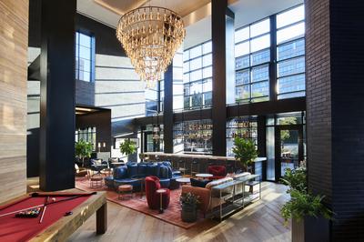Commons Club Bar & Lounge