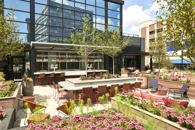 Commons Club Bar & Lounge