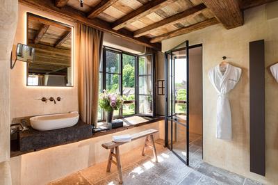 Renovated Junior Suite with Shower and Balneo Tub - Sea View