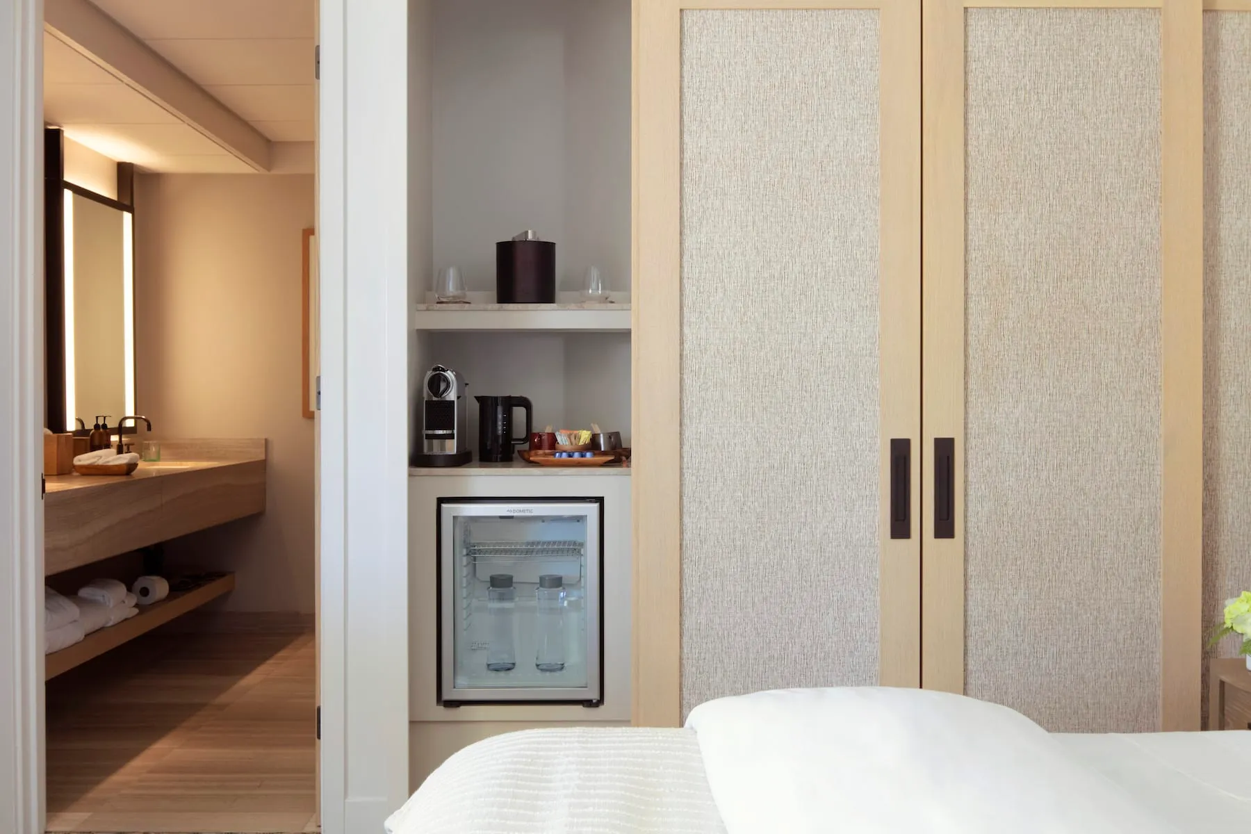 Mountain View Guestroom