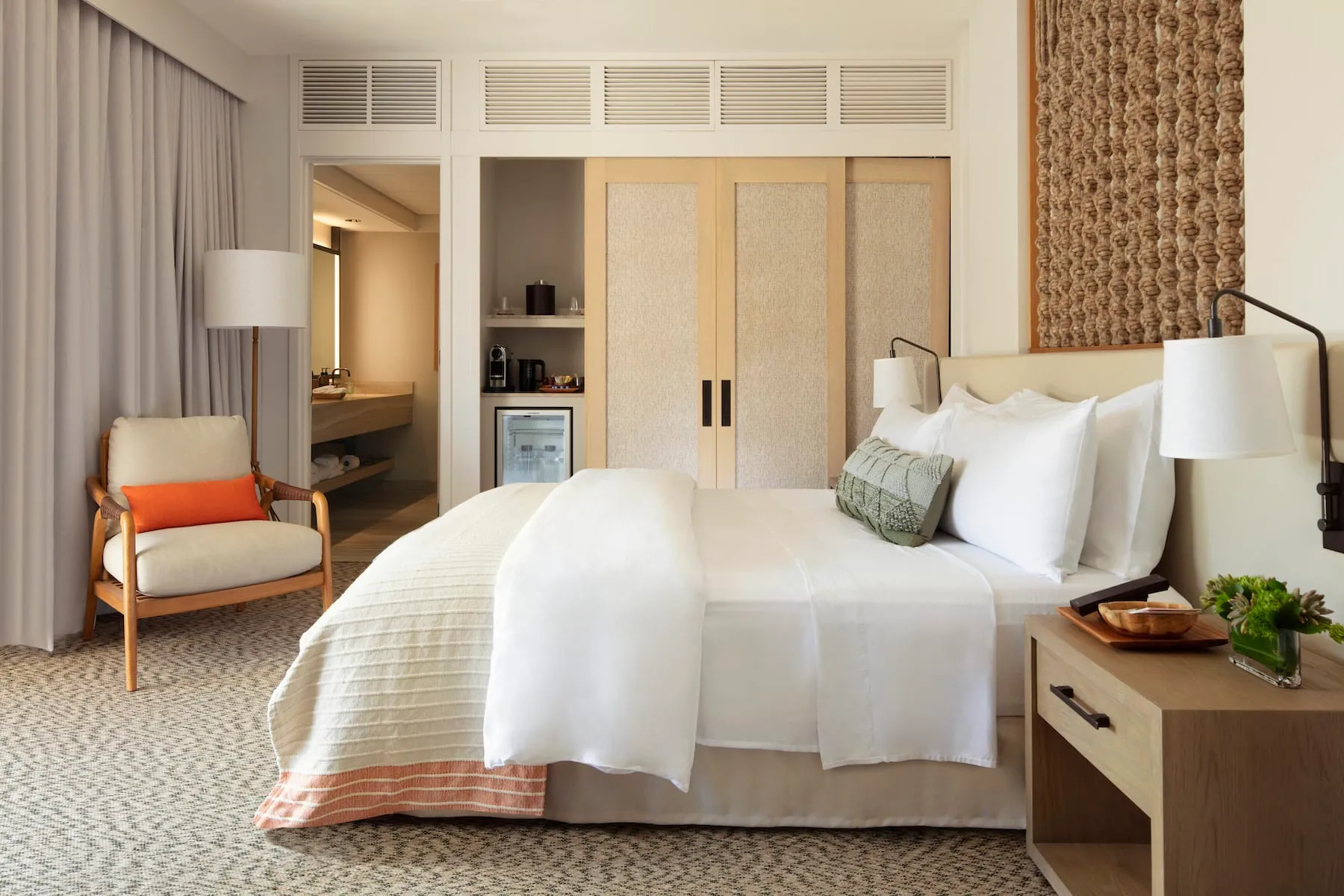 Mountain View Guestroom