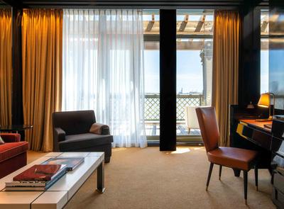 Premier River View Suite