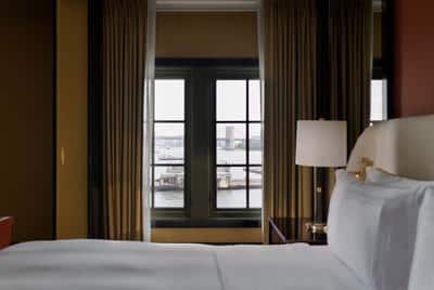Junior Suite Corner City & River View
