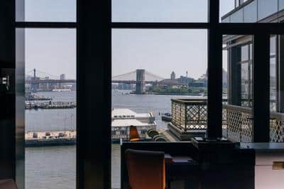 Junior Suite Corner City & River View