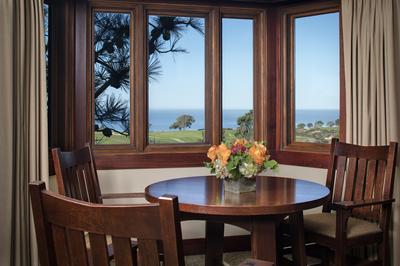 Makinson Parlor Table