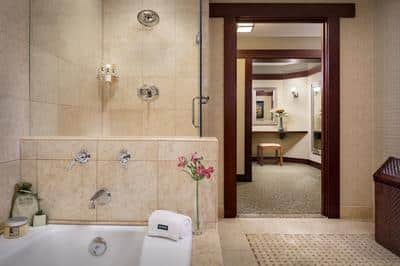 Gamble and Blacker Suite Bathroom