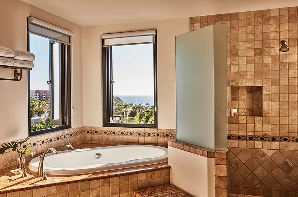 Four Bedroom Ocean View Deluxe Villa with Hot Tub