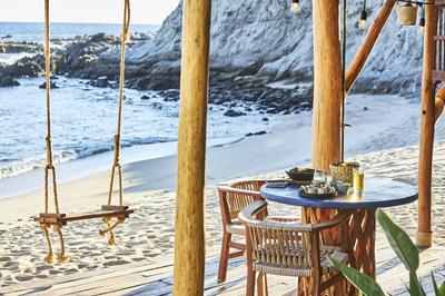 Private Beach Cabana