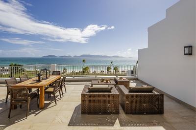 Oceanfront Deluxe Suite