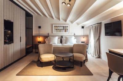 Privilege Room