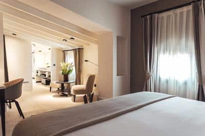Singular Junior Suite