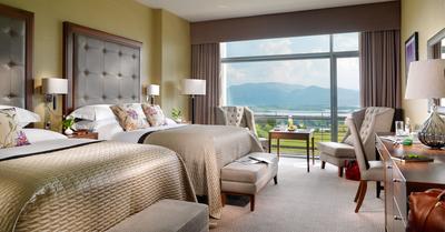 Lake Side Room