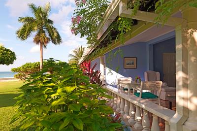 Deluxe Verandah Suite