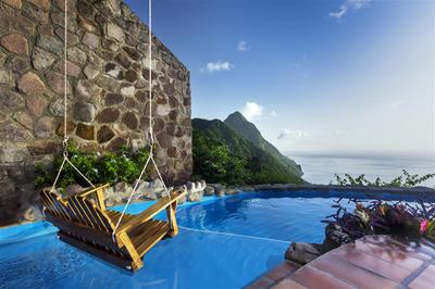 Hilltop Dream Suite Pool and View