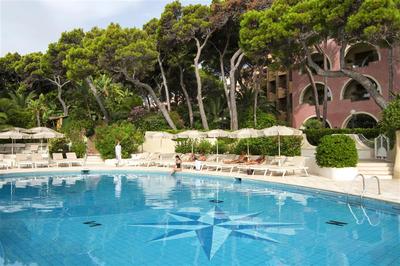 Castello Pool