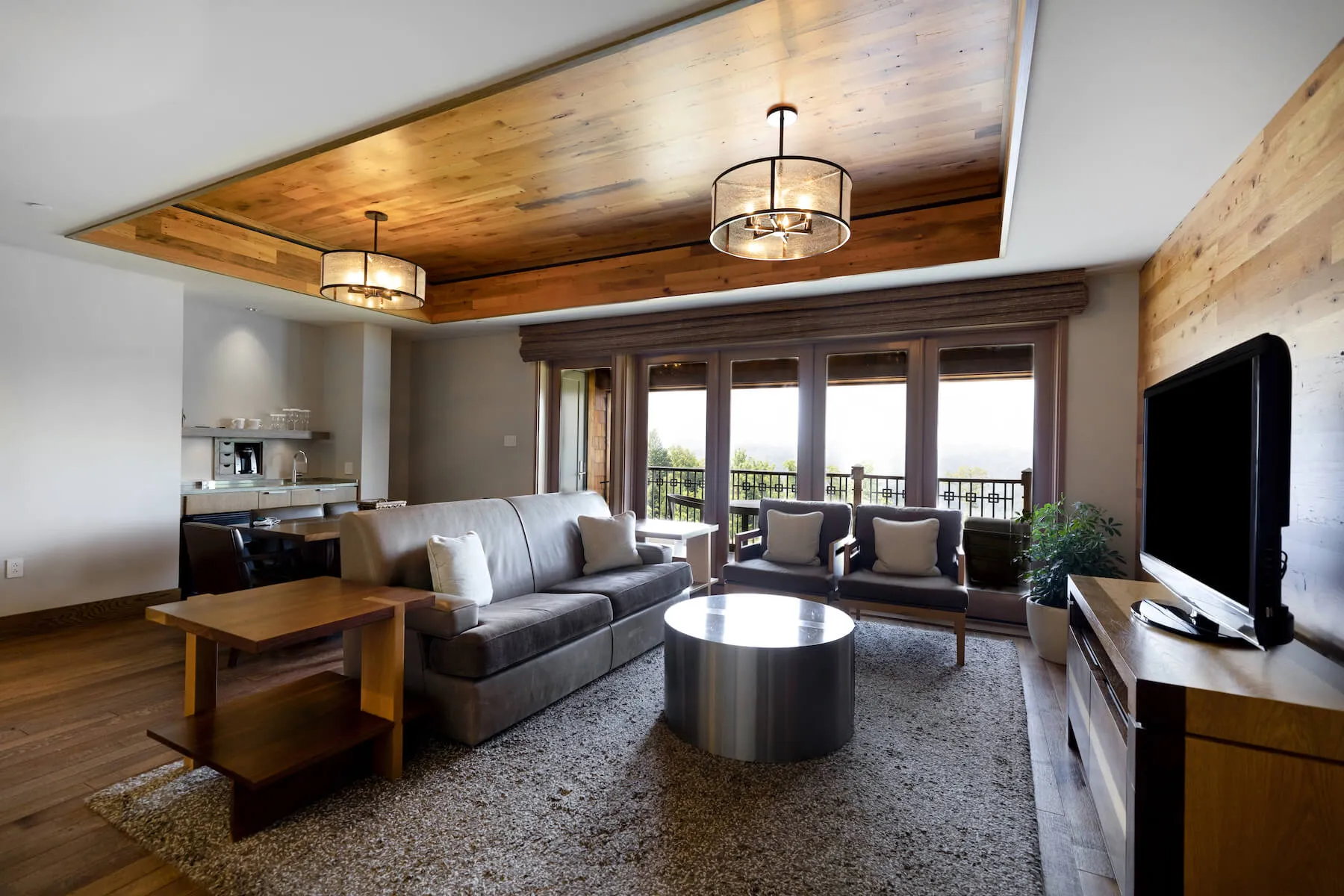 Blue Ridge King Suite