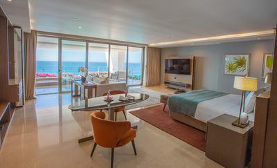 Grand Class Corner Suite