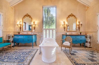 One Bedroom Vineyard Suite