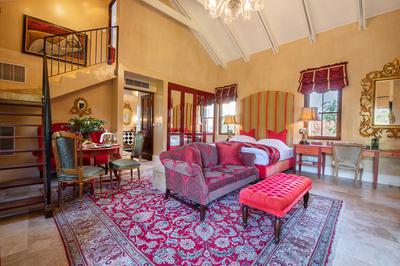 One Bedroom Vineyard Suite With Loft Bedroom