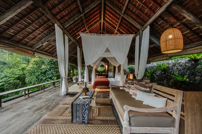 Rainforest Pool Bale