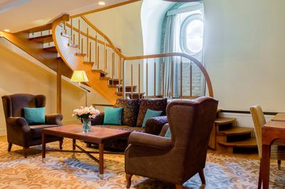Deluxe Cupola Suite