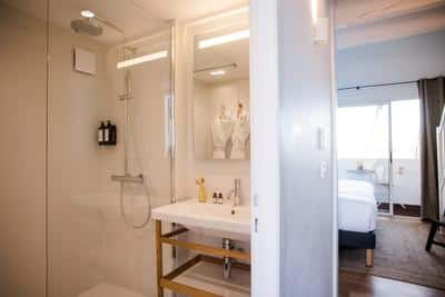 Deluxe Room Lake View