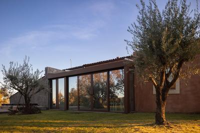 Monaci Pool Suite