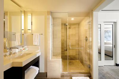 Ocean Front King Suite Bathroom_JF Amenities