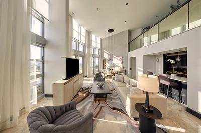 Suite Presidential City Skyline View Living Room