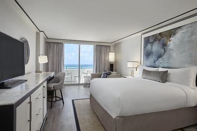 Grand Ocean Front Balcony King